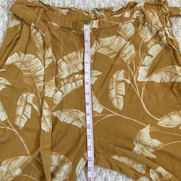 high waisted mustard leave patterned wide leg pants - Picture 6 of 6